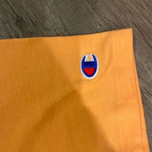 Champion Crop Top - Picture 4 of 5